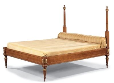 Letto Neoclassico in Legno Chiaro