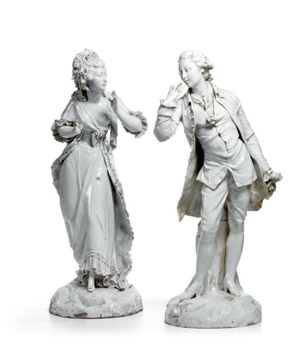 Due sculture in porcellana bianca