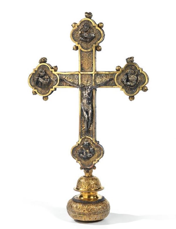 Croce astile in argento fuso, sbalzato, cesellato e rame dorato