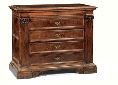 Cassettone in Legno di Noce