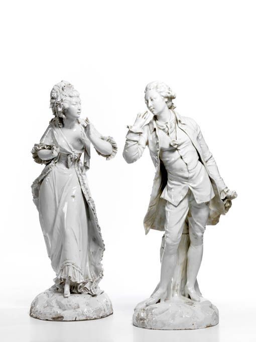 Due Sculture in Porcellana Bianca