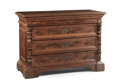 Cassettone in Legno di Noce