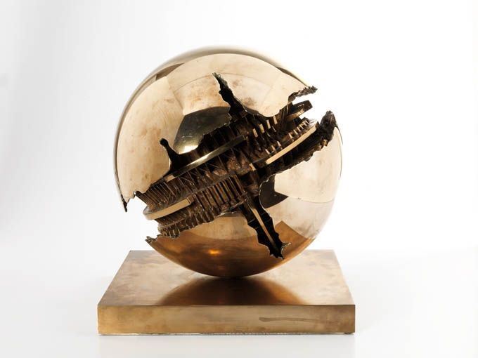Arnaldo Pomodoro - Sfera