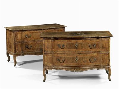 Coppia di Cassettoni Lastronati in Legno di Radica e Noce