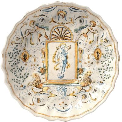 Crespina in Maiolica Policroma e Invetriata in Stile Compendiario