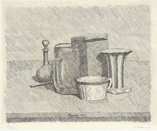 Giorgio Morandi - Natura morta con tazzina e caraffa