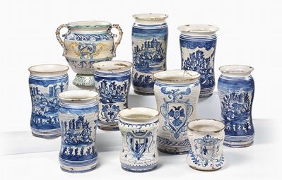 Dieci Albarelli e un'anfora Biansata in Maiolica Bianco-blu