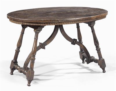 Tavolo in Legno di Noce con Piano Ovale