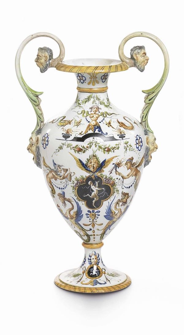 Vaso in maiolica policroma  (inizio XX secolo.)  - Asta Importanti Arredi e Dipinti Antichi - I - Casa d'aste Farsettiarte