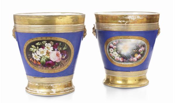 Coppia di potiches in porcellana tipo Sèvres  - Auction Importanti Arredi e Dipinti Antichi - I - Casa d'aste Farsettiarte