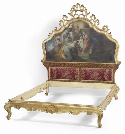 Letto in Legno Intagliato e Dorato a Volute