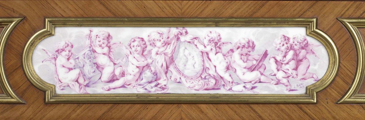 Credenza Lastronata in Legno di Mogano con Formelle Dipinte a Smalto e Applicazioni in Metallo