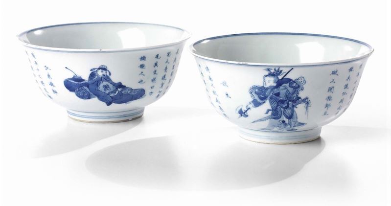 Coppia di Grandi Tazze in Porcellana Bianco Blu
