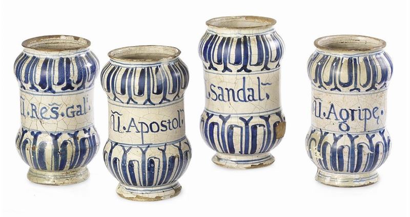 Quattro Albarelli in Maiolica Bianco-blu
