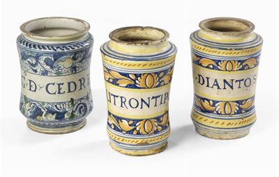 Tre Albarelli in Maiolica Policroma