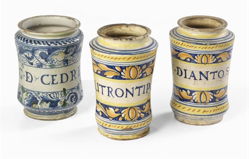 Tre Albarelli in Maiolica Policroma