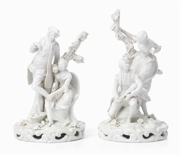 Due sculture in porcellana bianca