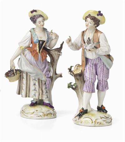 Due Statuette in Porcellana Policroma