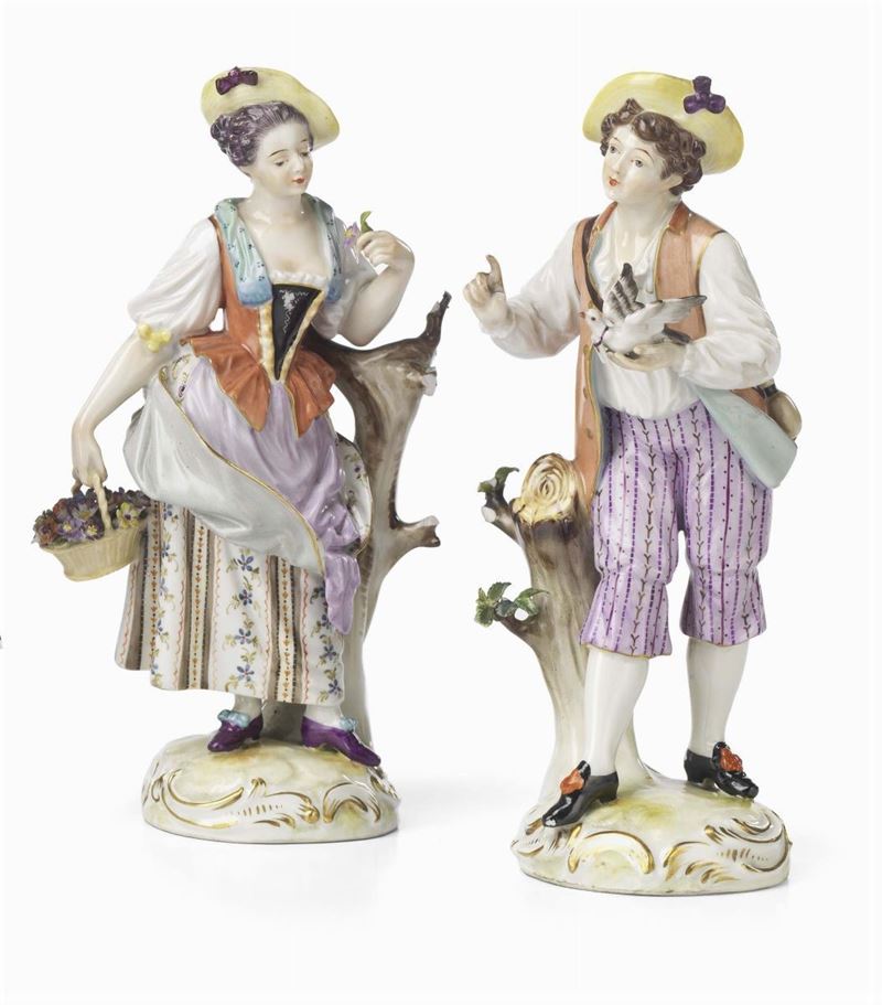 Due Statuette in Porcellana Policroma