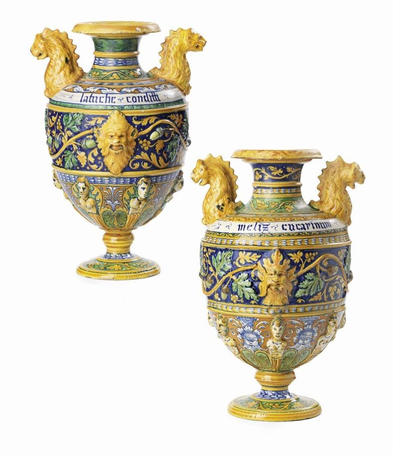 Rara Coppia di Anfore Biansate in Maiolica Policroma