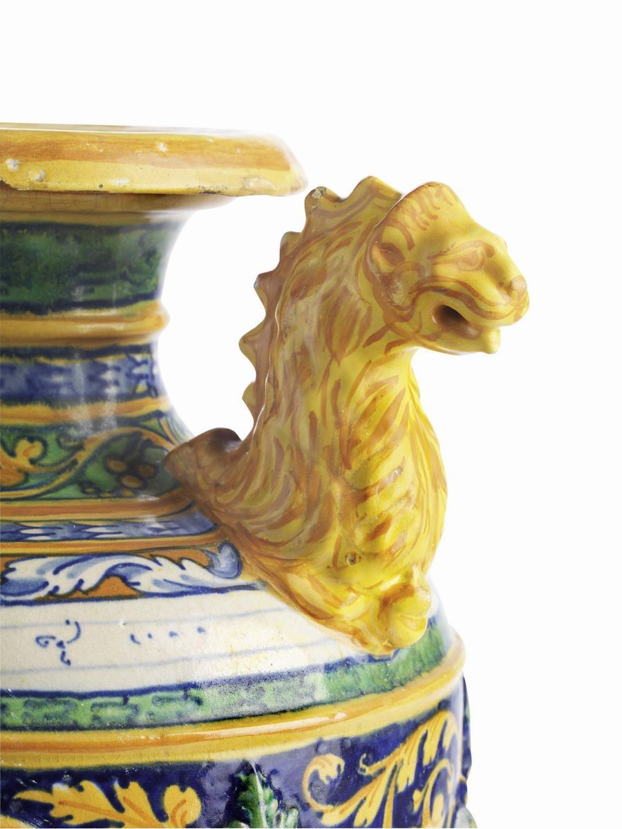 Rara Coppia di Anfore Biansate in Maiolica Policroma