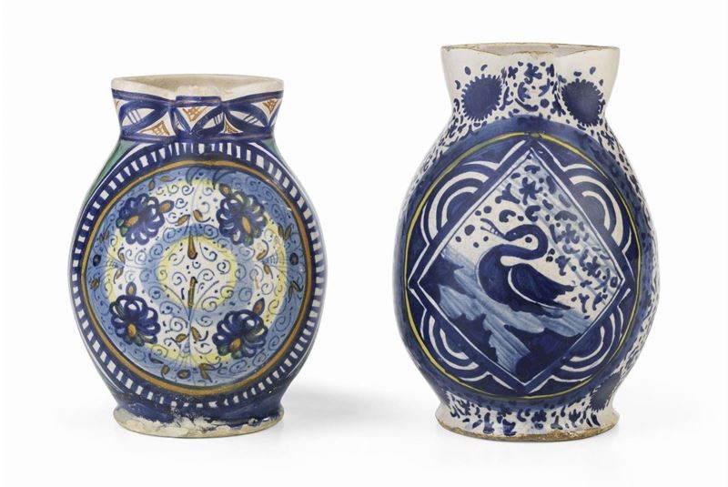 Due Brocche in Maiolica Policroma