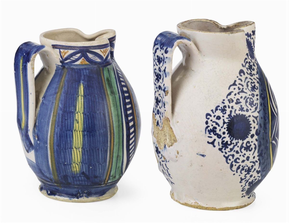Due Brocche in Maiolica Policroma