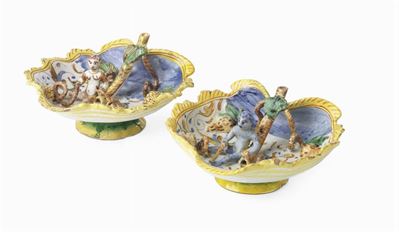 Coppia di Fischietti in Maiolica Policroma