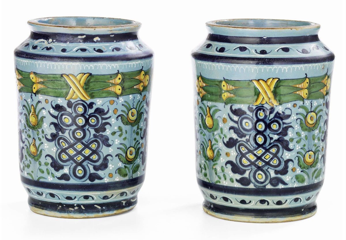 Coppia di Albarelli in Maiolica Policroma