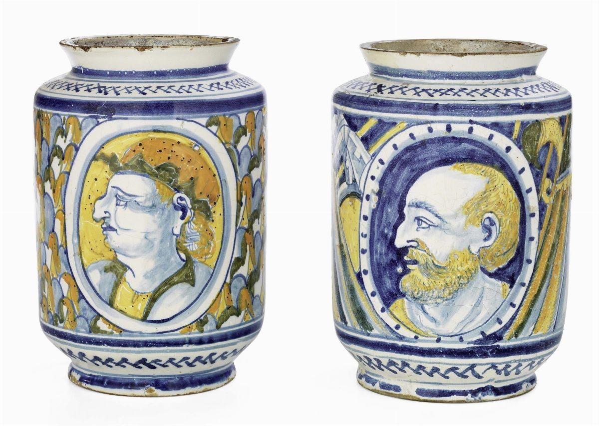 Coppia di Albarelli in Maiolica Policroma