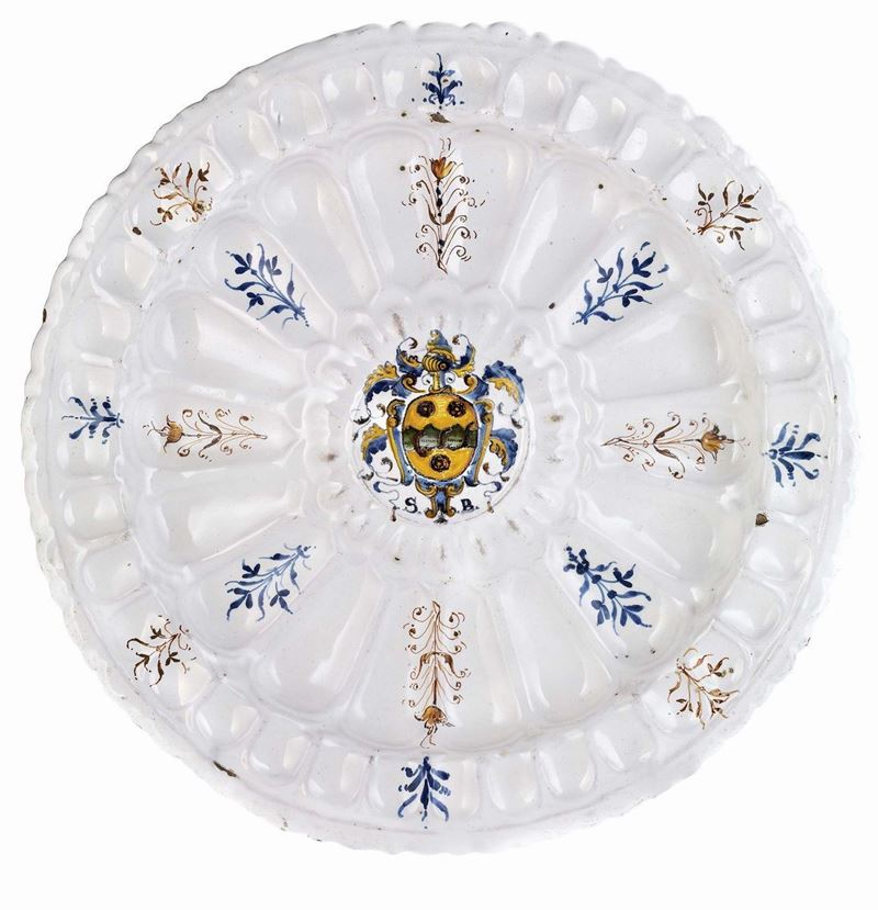 Piatto Umbonato in Maiolica