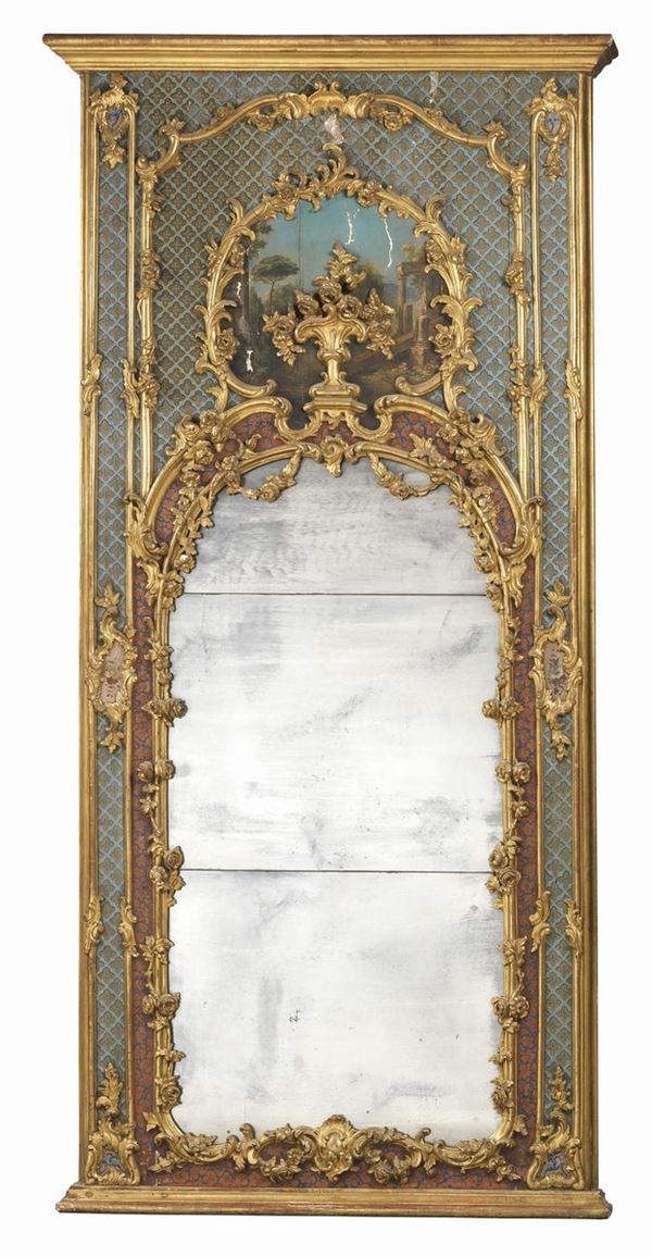 Coppia di grandi specchiere in legno laccato, decorato e dorato