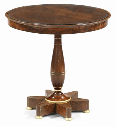 Tavolo in Legno di Mogano