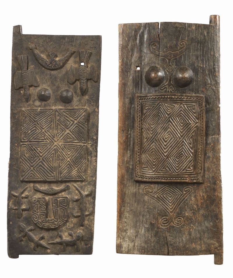 Due Importanti Porte in Legno Scolpito