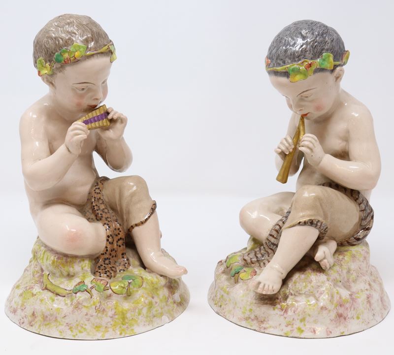 Coppia di Putti Musicanti in Porcellana Policroma