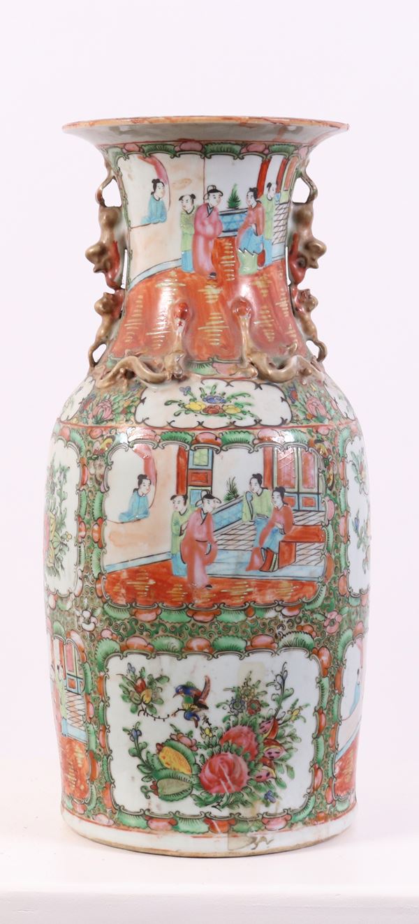 Vaso a balaustra in porcellana policroma