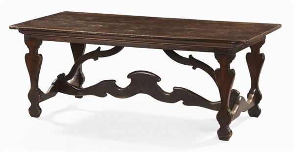 Grande tavolo antico in legno di noce
