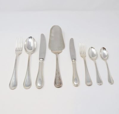 Servizio di Posate da Tavola in Argento Composto da Novantadue Pezzi