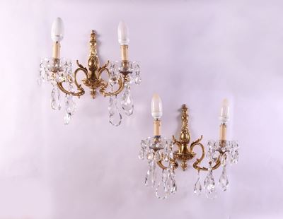 Due Appliques a Due Luci in Bronzo Dorato e Cristallo