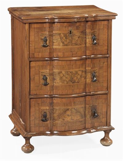 Piccola Credenza a Tre Cassetti