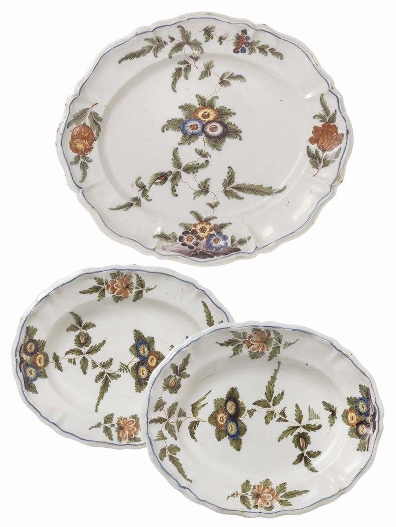 Tre Vassoi Ovali in Maiolica Policroma