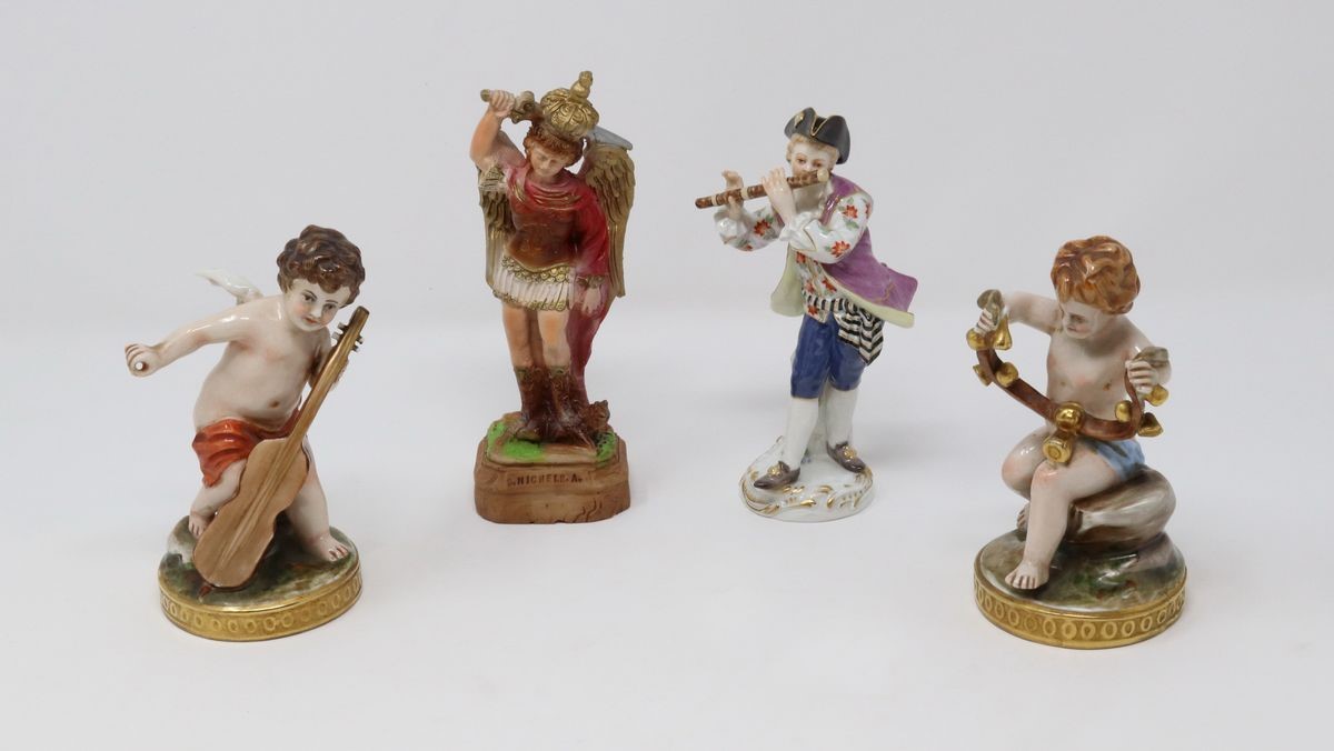 Dieci Statuine e una Miniatura