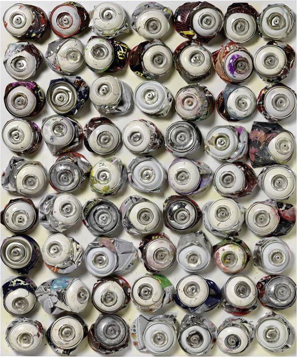 Omar Hassan : White London  (2014)  - Tecnica mista e pittura su bombolette spray in teca di plexiglass - Asta ARTE CONTEMPORANEA - I - Casa d'aste Farsettiarte