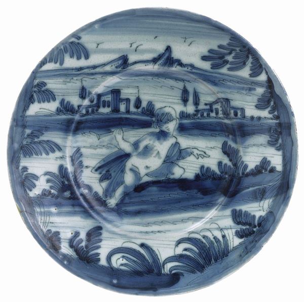 Piatto in maiolica bianco-blu
