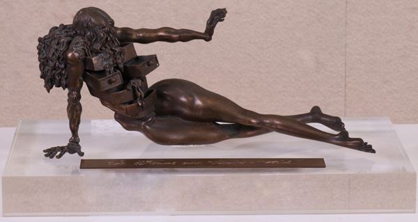 Salvador Dal&#237; : La femme aux tiroirs  - Scultura in bronzo su base in plexiglass, multiplo, es. 6/299 - Asta ARTE CONTEMPORANEA - I - Casa d'aste Farsettiarte