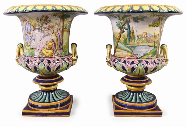 Coppia di vasi medicei in maiolica policroma  (XX secolo.)  - Auction A COLLECTION OF TUSCAN PORCELAIN - Casa d'aste Farsettiarte