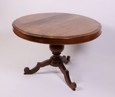 Tavolo Tondo in Legno di Noce