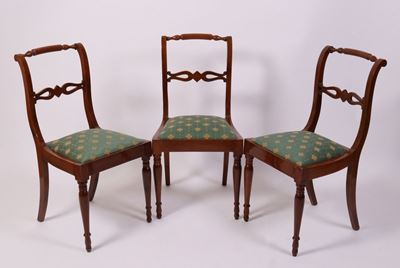 Otto Sedie in Legno di Noce Traforato