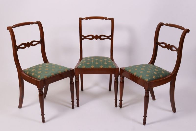 Otto Sedie in Legno di Noce Traforato