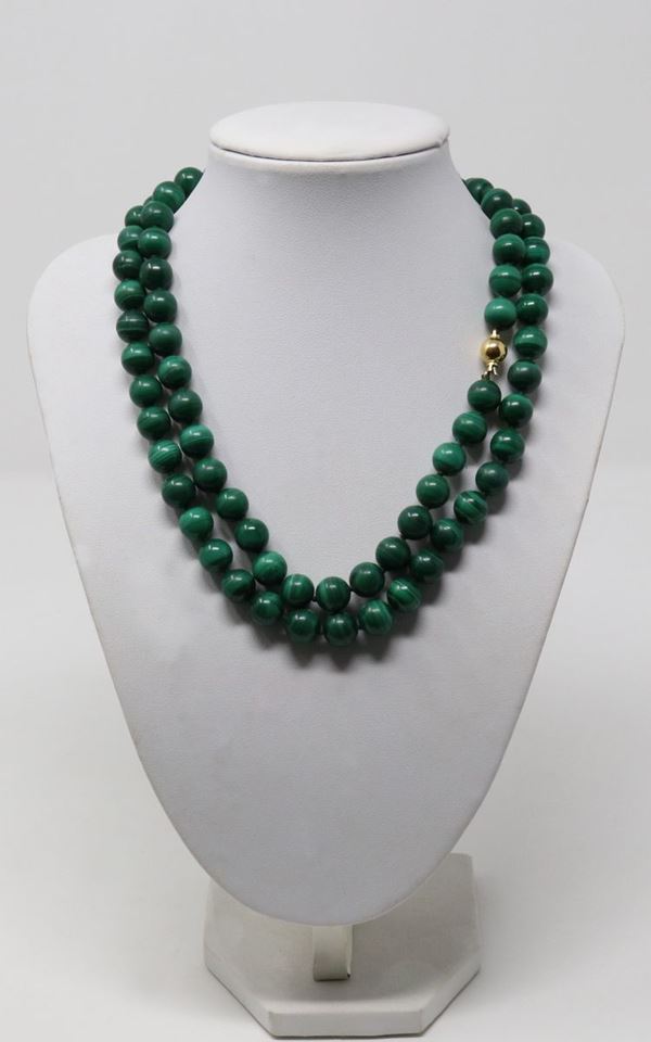 Collana in malachite con fermatura in oro
